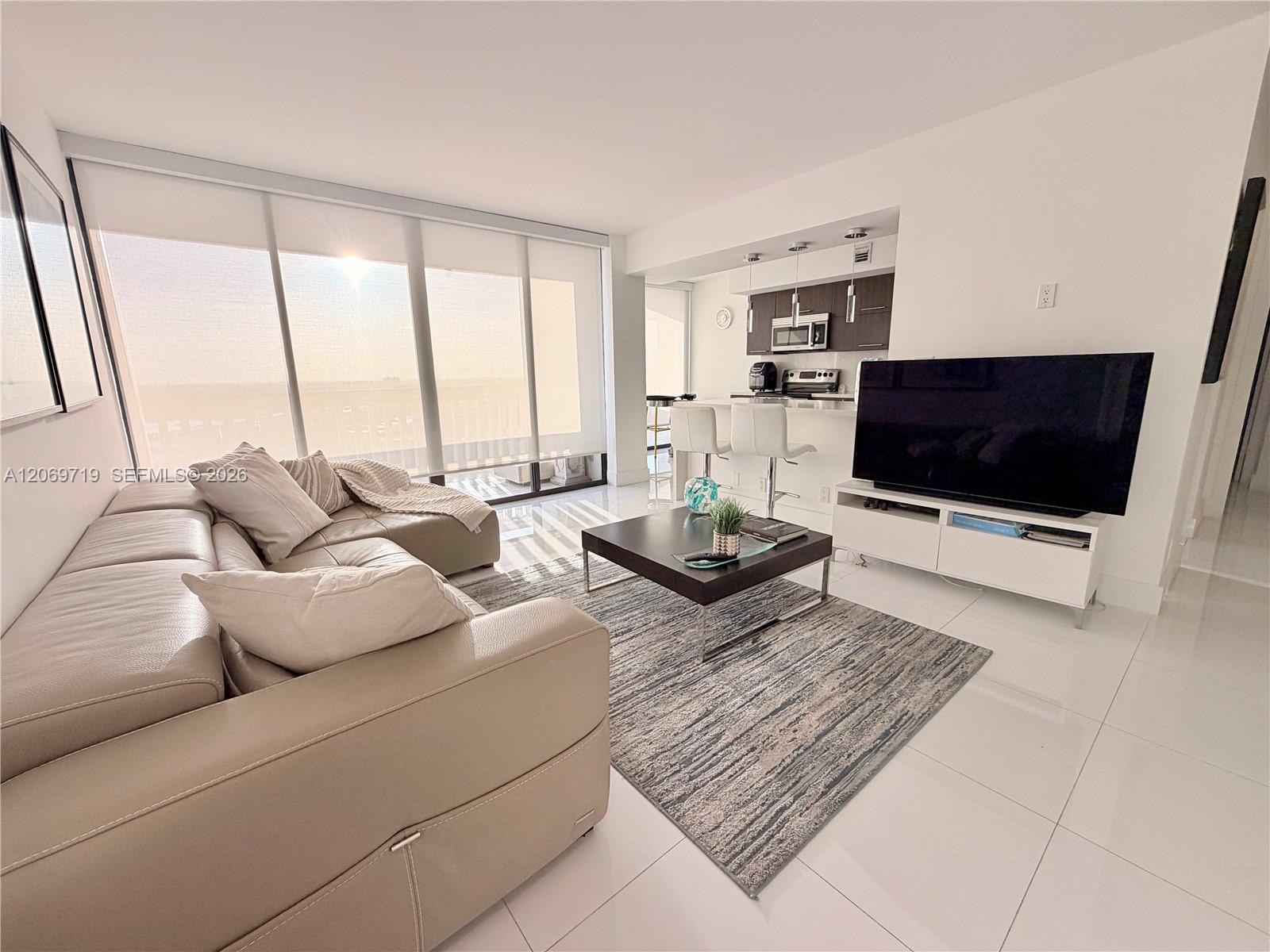 1911 2 / 2 1140 sq. ft. $ 2026-08-12 0 foto