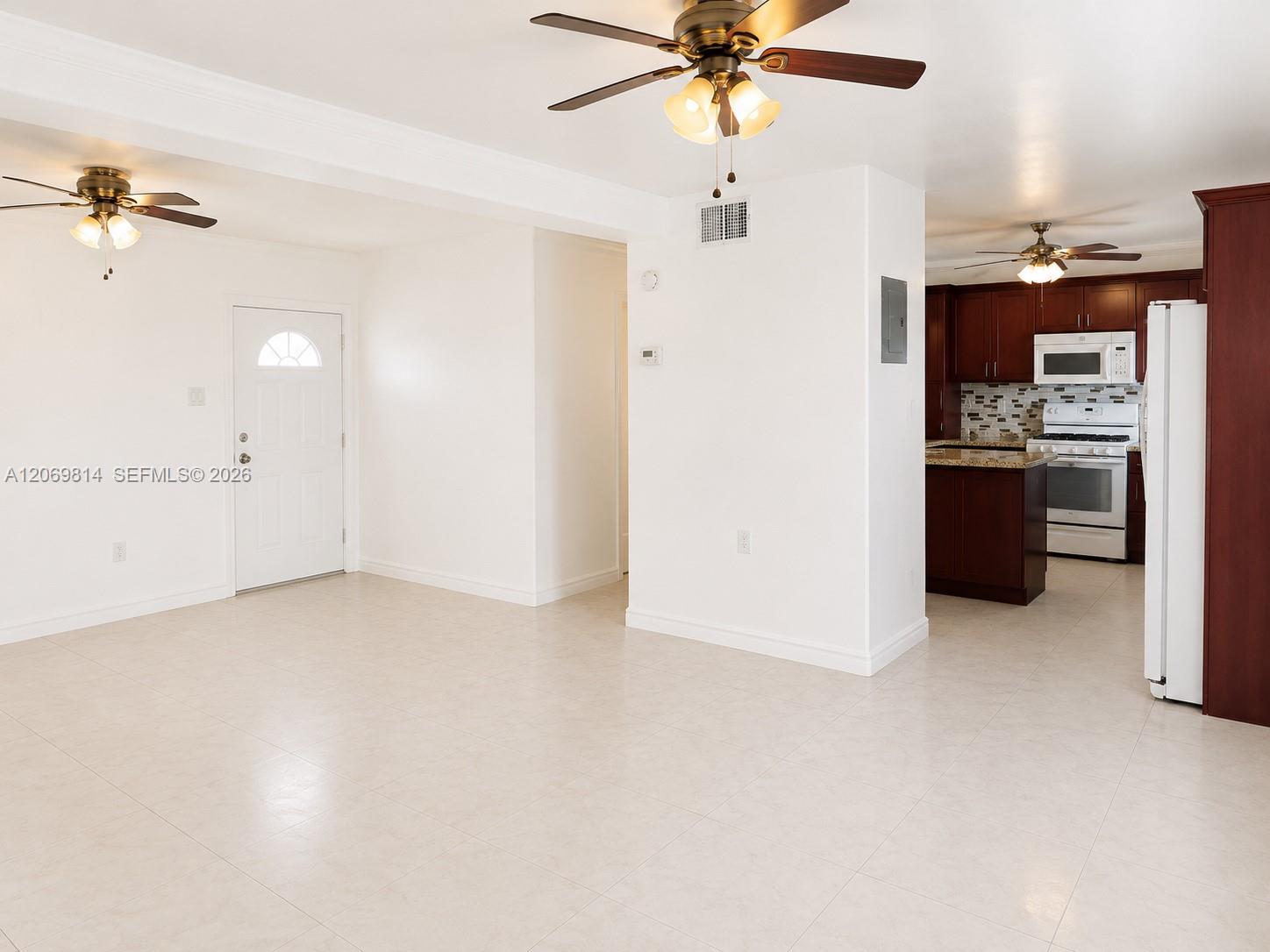   /  1705 sq. ft. $ 2026-08-12 0 foto