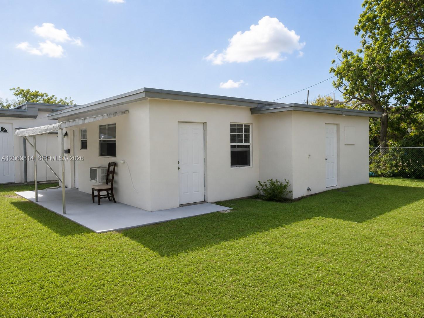   /  1705 sq. ft. $ 2026-08-12 0 foto