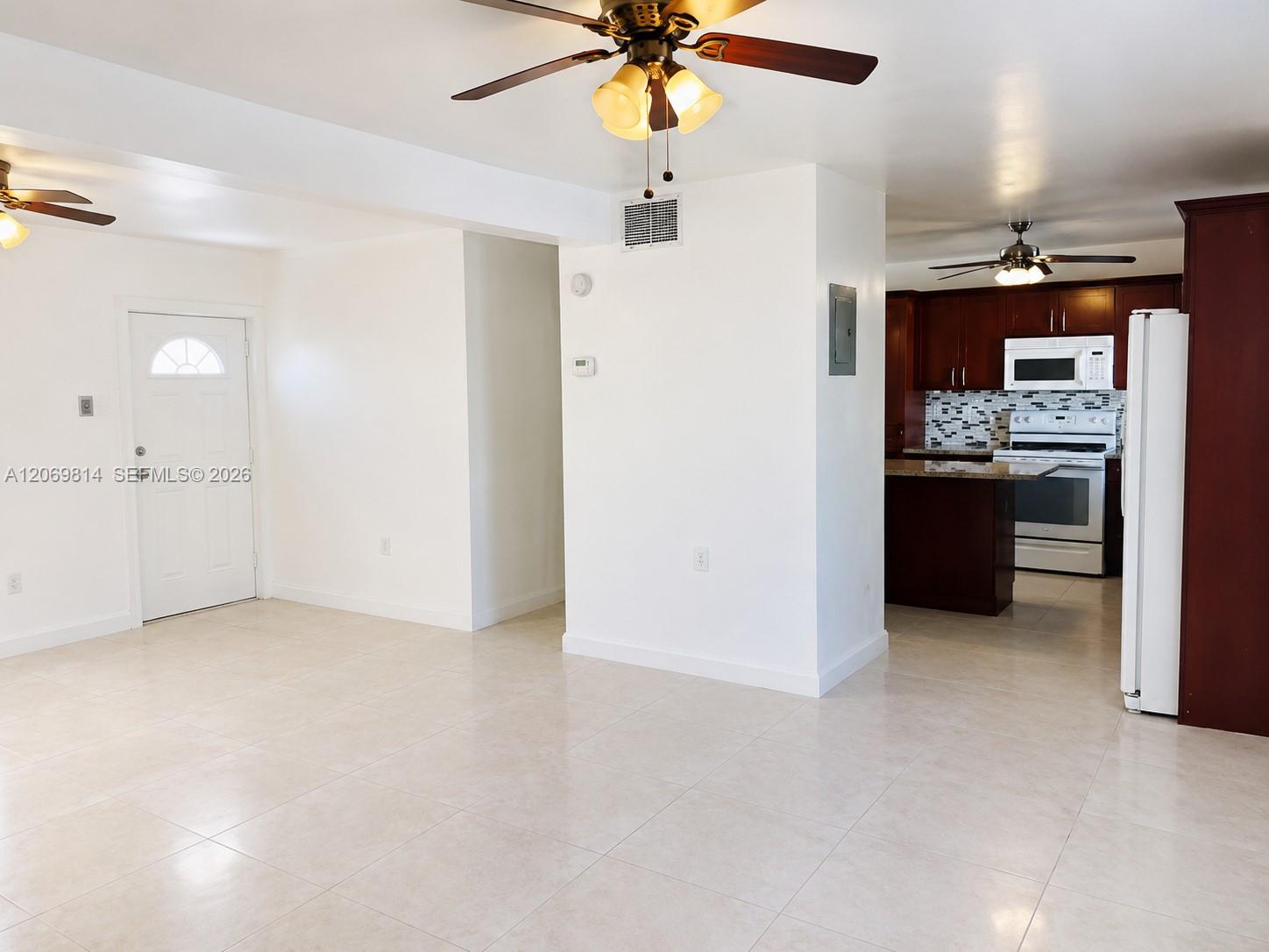   /  1705 sq. ft. $ 2026-08-12 0 foto