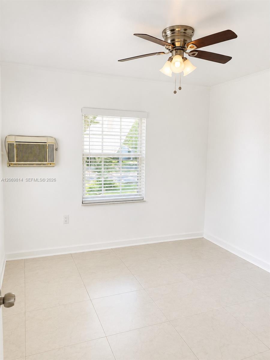   /  1705 sq. ft. $ 2026-08-12 0 foto