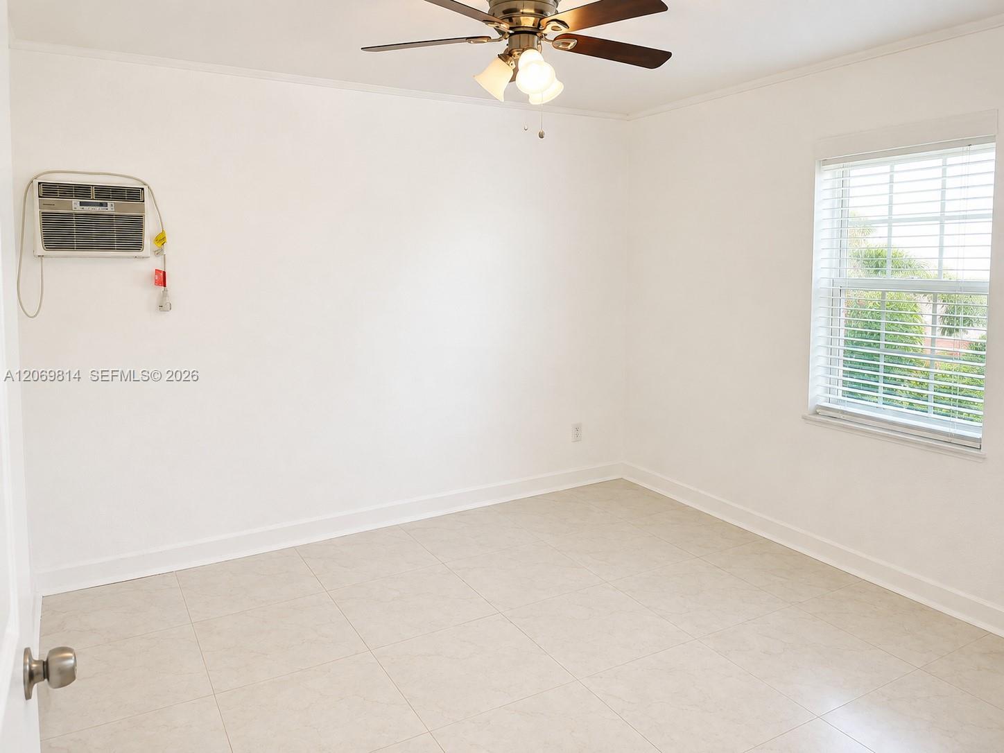   /  1705 sq. ft. $ 2026-08-12 0 foto