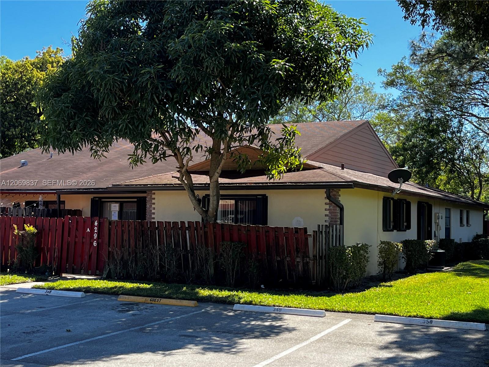 4296 2 / 2 1134 sq. ft. $ 2026-08-12 0 foto
