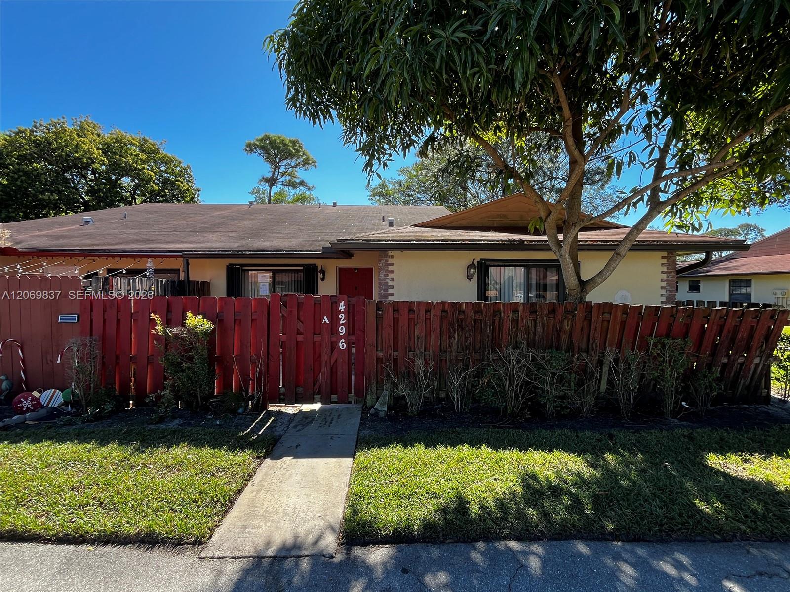4296 2 / 2 1134 sq. ft. $ 2026-08-12 0 foto