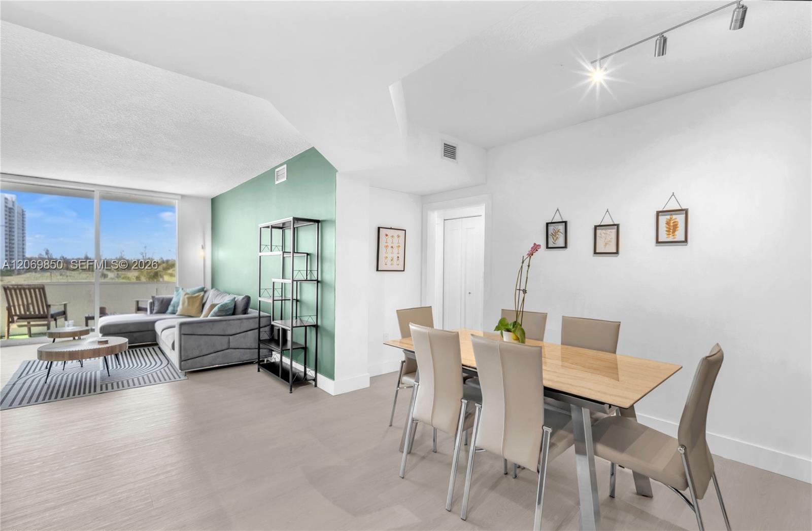 Photo of 18800 29th Ave  #517 (Fully Renovated), Aventura, Florida, 33180 - 