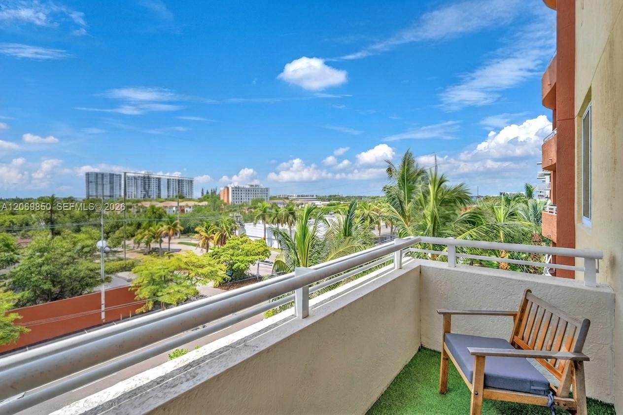 Photo of 18800 29th Ave  #517 (Fully Renovated), Aventura, Florida, 33180 - 