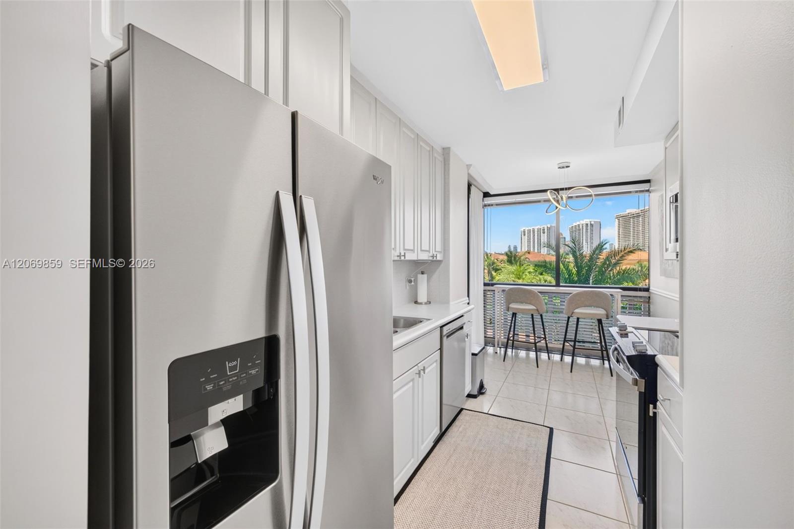405 2 / 2 1230 sq. ft. $ 2026-08-12 0 foto