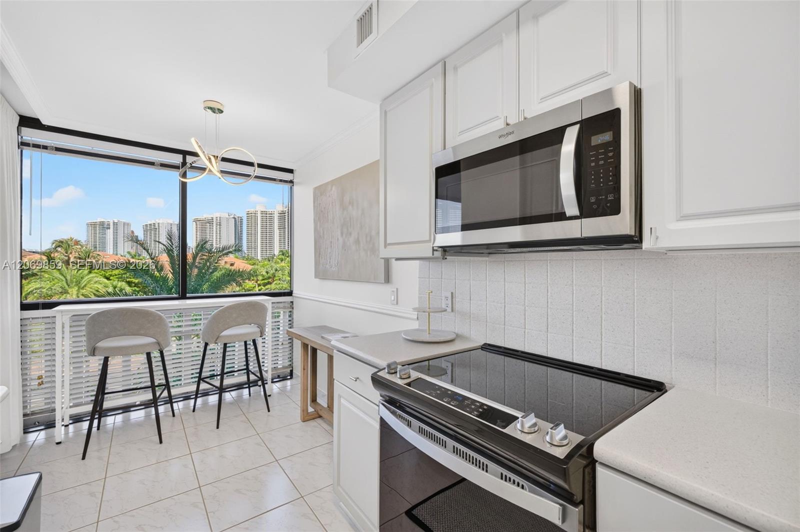 405 2 / 2 1230 sq. ft. $ 2026-08-12 0 foto