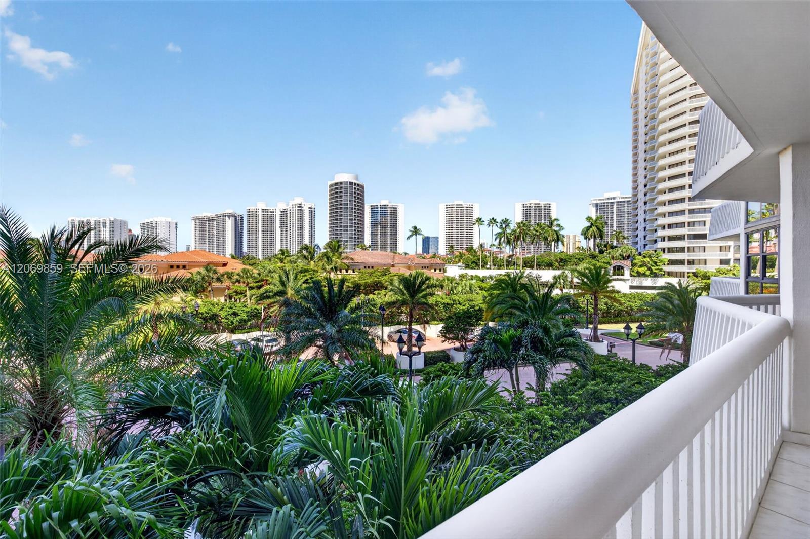 405 2 / 2 1230 sq. ft. $ 2026-08-12 0 foto