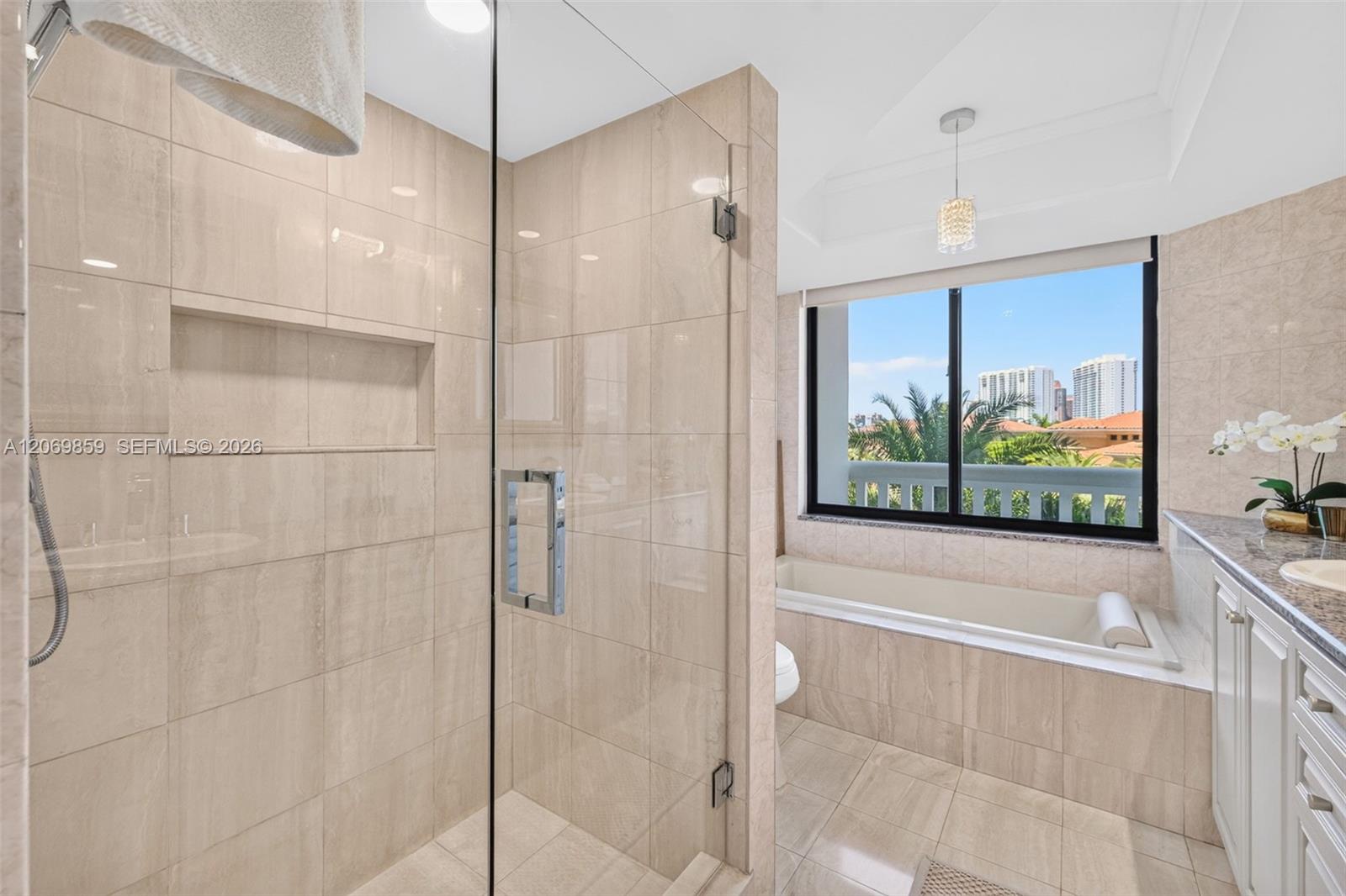 405 2 / 2 1230 sq. ft. $ 2026-08-12 0 foto
