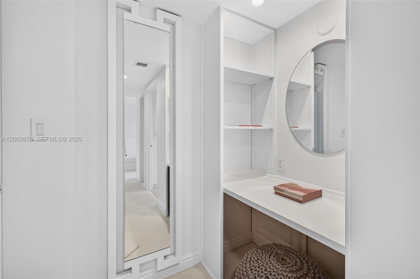 405 2 / 2 1230 sq. ft. $ 2026-08-12 0 foto