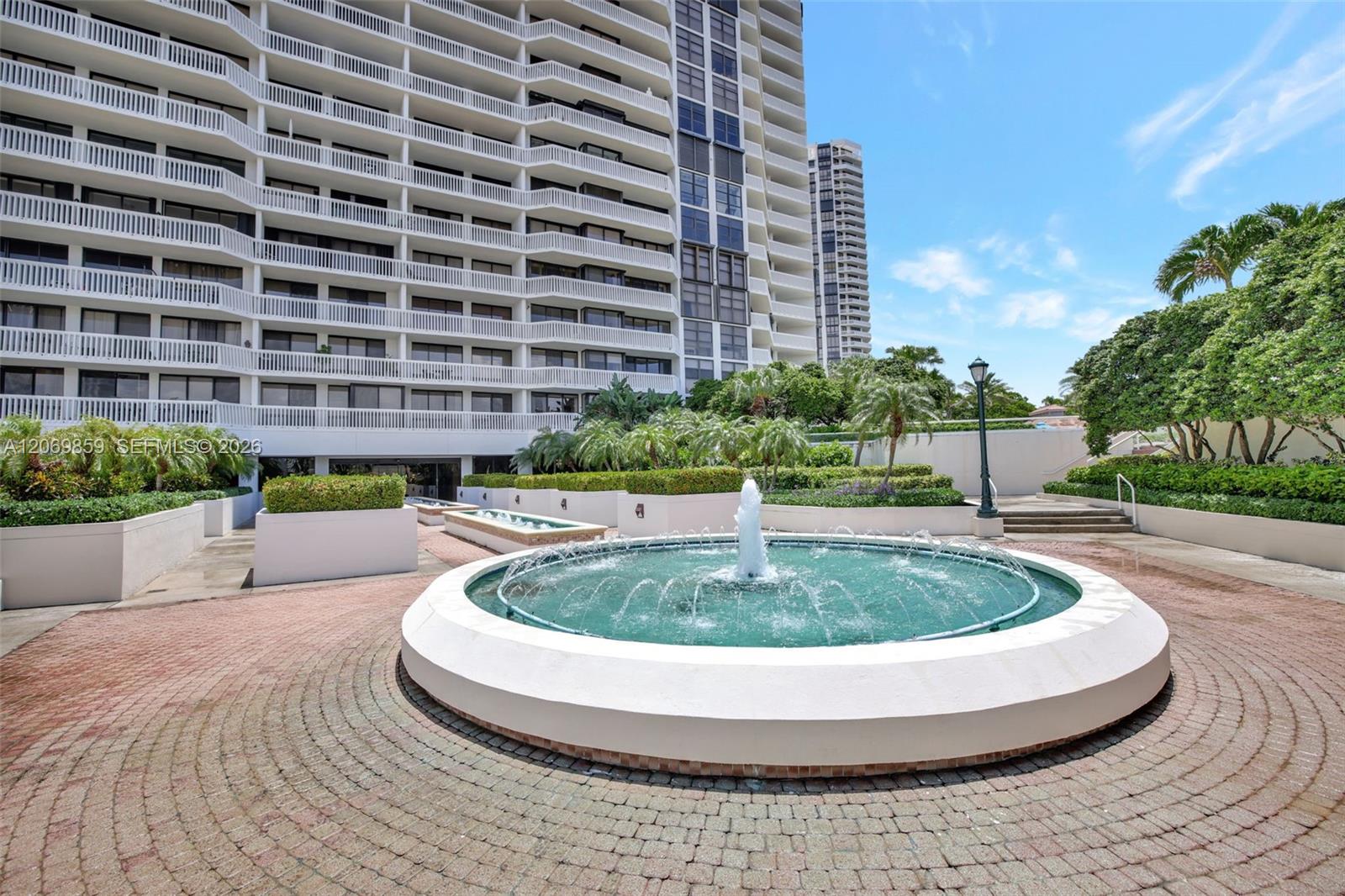 405 2 / 2 1230 sq. ft. $ 2026-08-12 0 foto