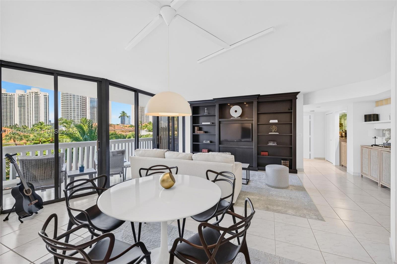 405 2 / 2 1230 sq. ft. $ 2026-08-12 0 foto