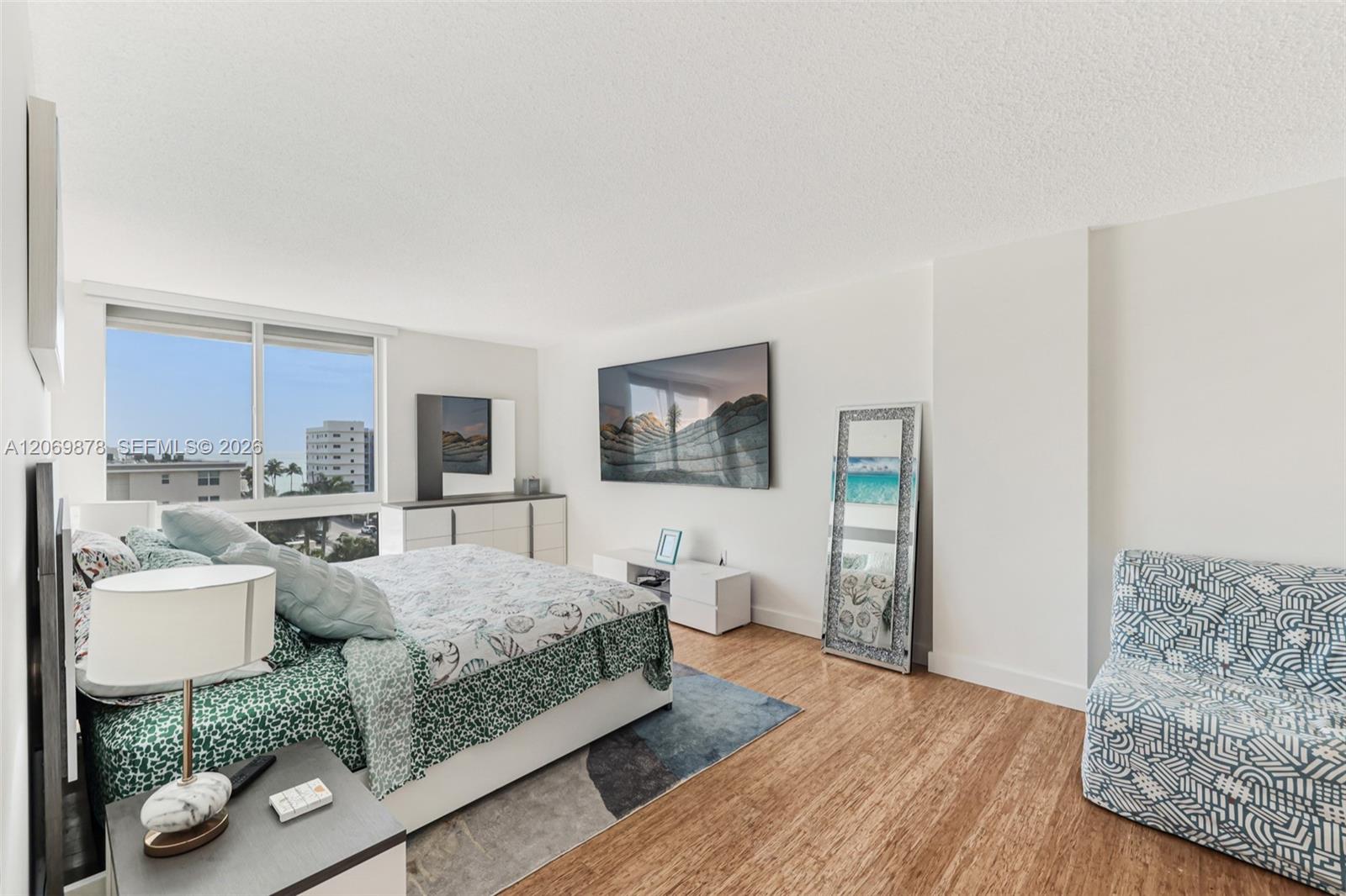 Photo of 1500 Ocean Dr  #7J, Hollywood, Florida, 33019 - Master Bedroom