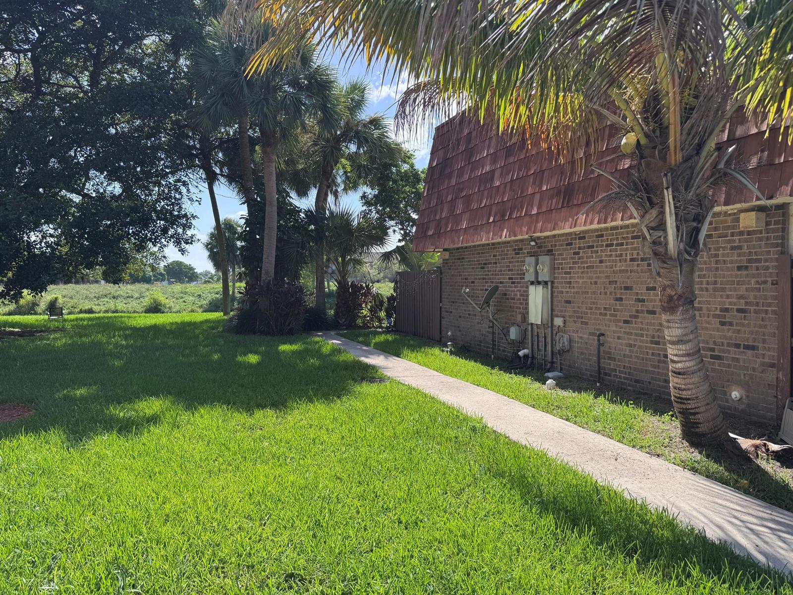 Ver detalles 8492 3 / 1460 sq. ft. $ 2026-08-13 0 foto