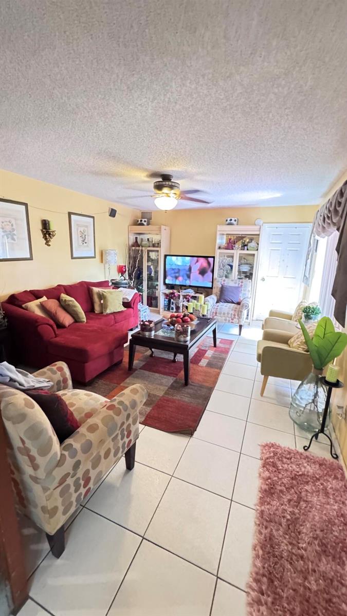 Ver detalles 8492 3 / 1460 sq. ft. $ 2026-08-13 0 foto