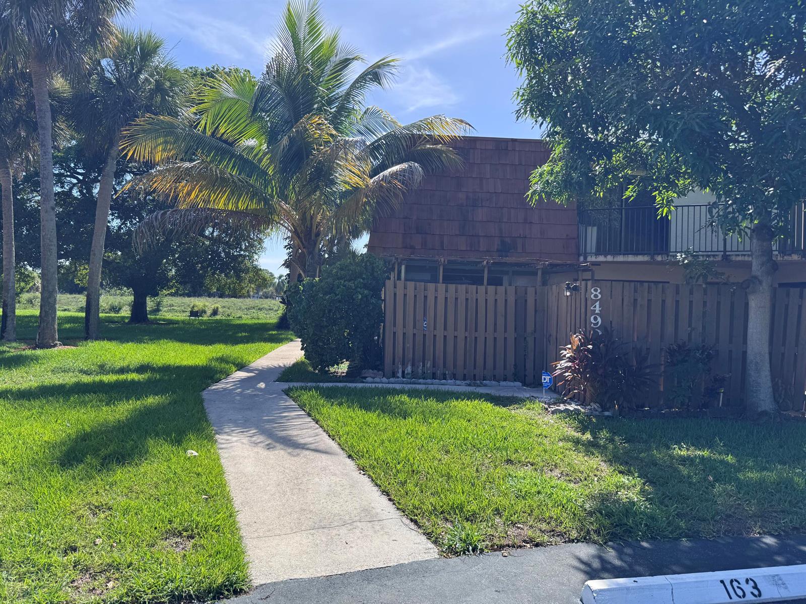 Ver detalles 8492 3 / 1460 sq. ft. $ 2026-08-13 0 foto