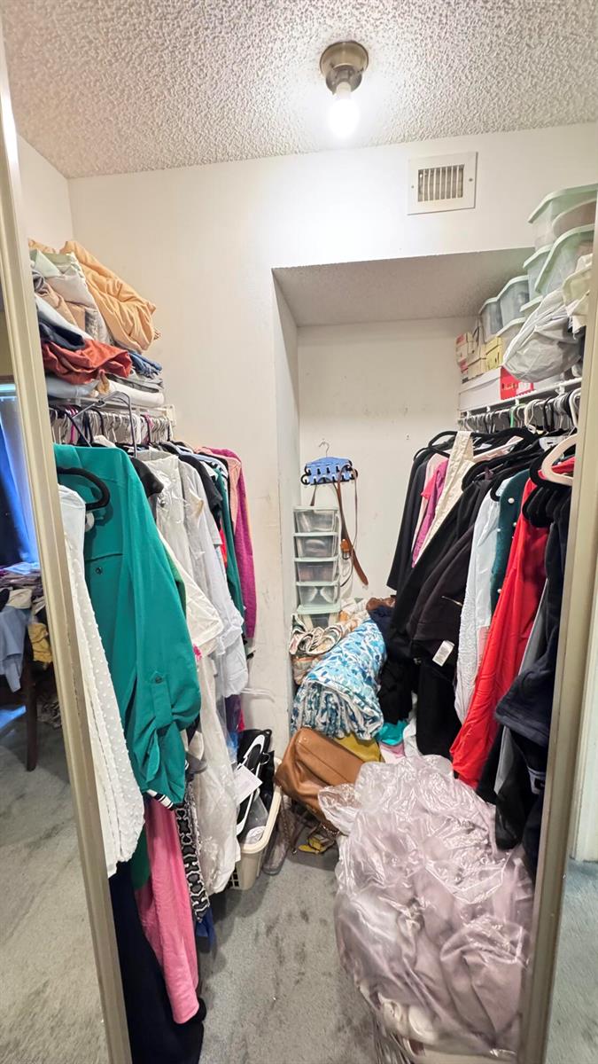 Ver detalles 8492 3 / 1460 sq. ft. $ 2026-08-13 0 foto
