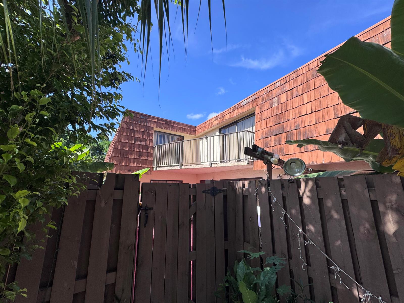 Ver detalles 8492 3 / 1460 sq. ft. $ 2026-08-13 0 foto