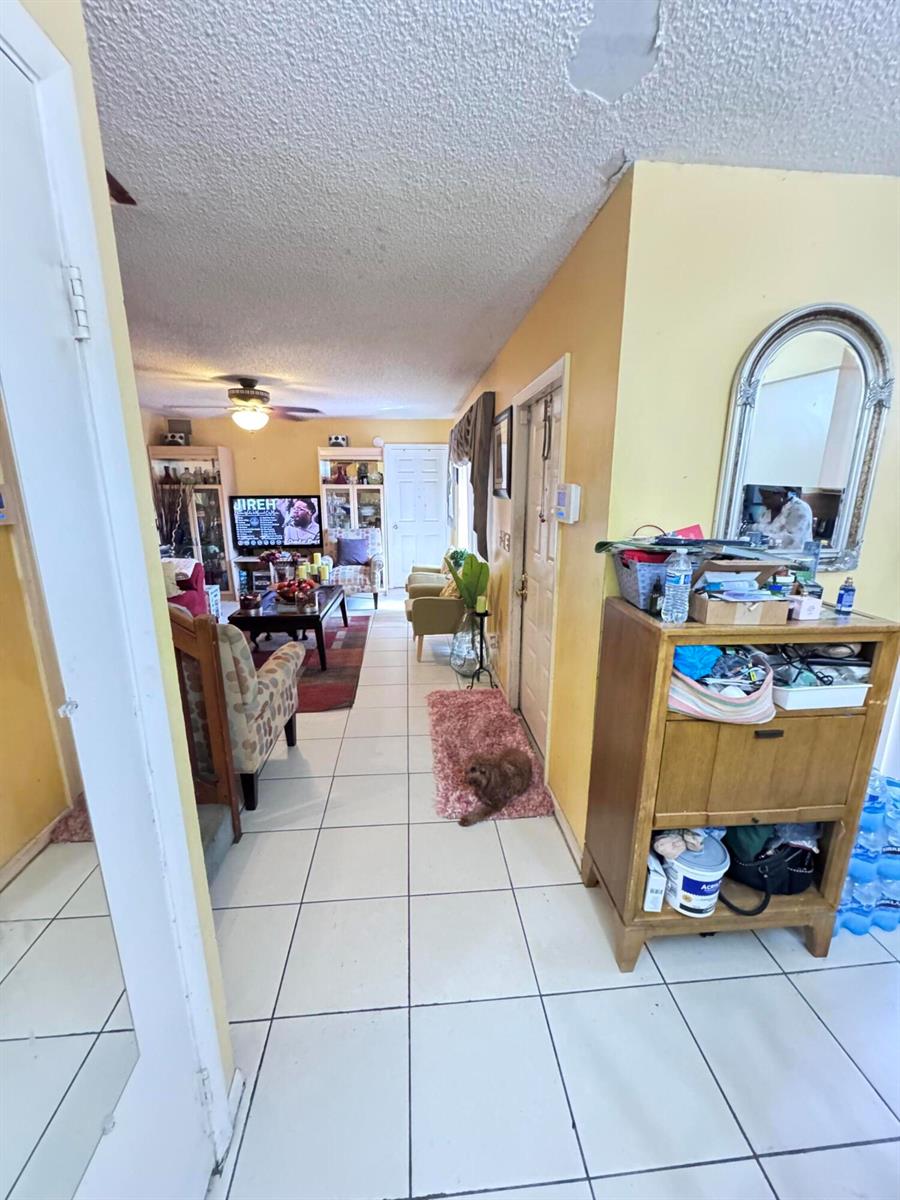 Ver detalles 8492 3 / 1460 sq. ft. $ 2026-08-13 0 foto