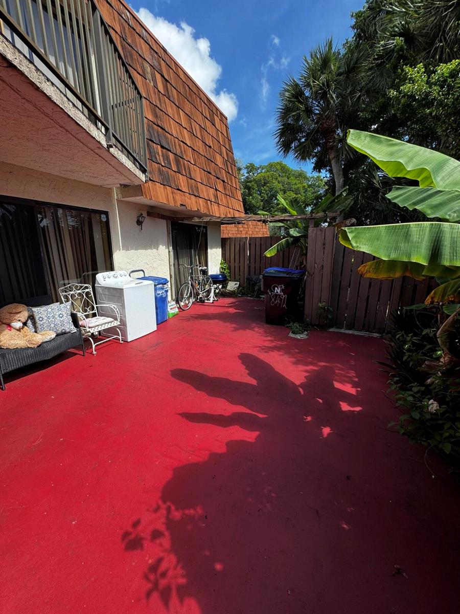 Ver detalles 8492 3 / 1460 sq. ft. $ 2026-08-13 0 foto