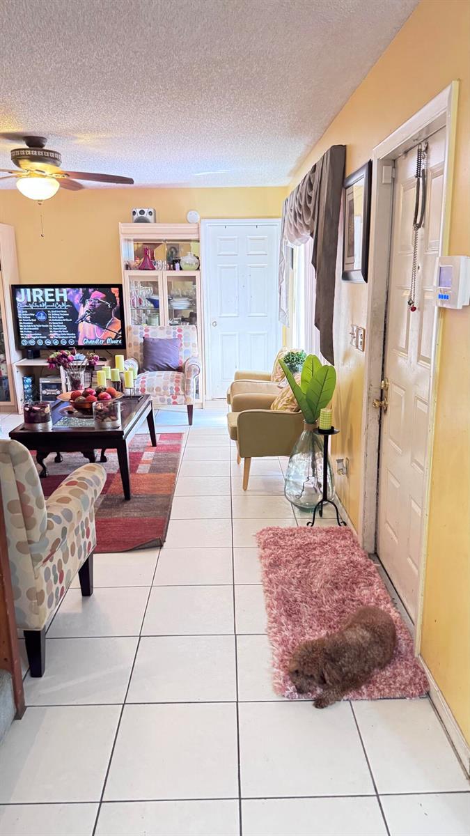 Ver detalles 8492 3 / 1460 sq. ft. $ 2026-08-13 0 foto