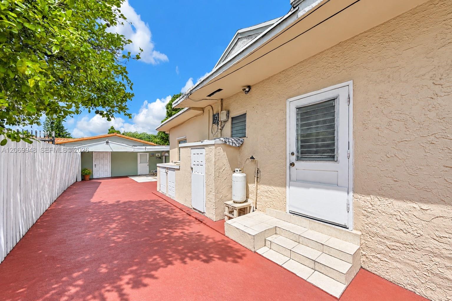 Ver detalles / 2080 sq. ft. $ 2026-08-12 0 foto