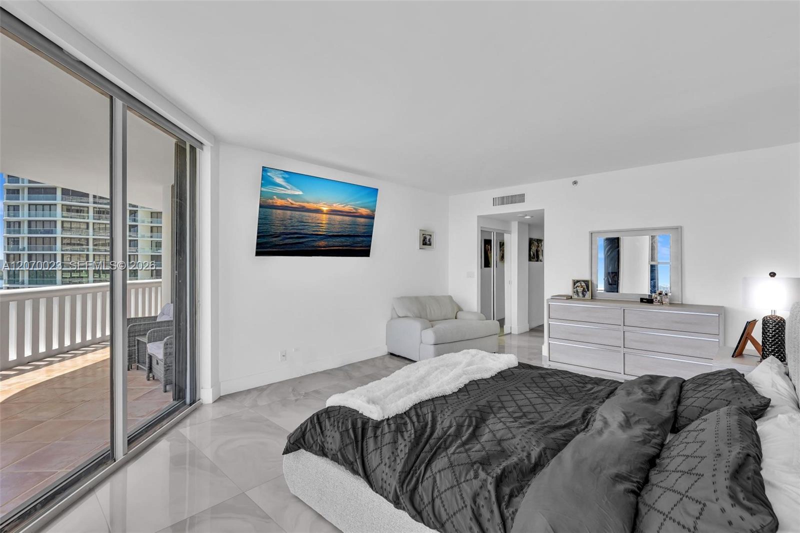 1106 2 / 3 2154 sq. ft. $ 2026-08-12 0 Photo