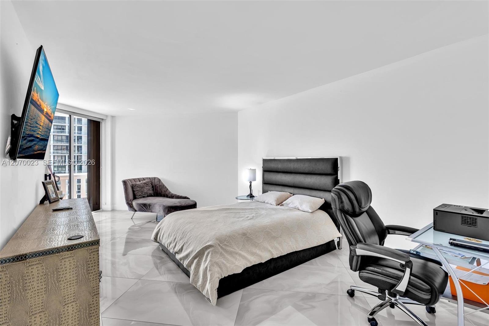 1106 2 / 3 2154 sq. ft. $ 2026-08-12 0 Photo