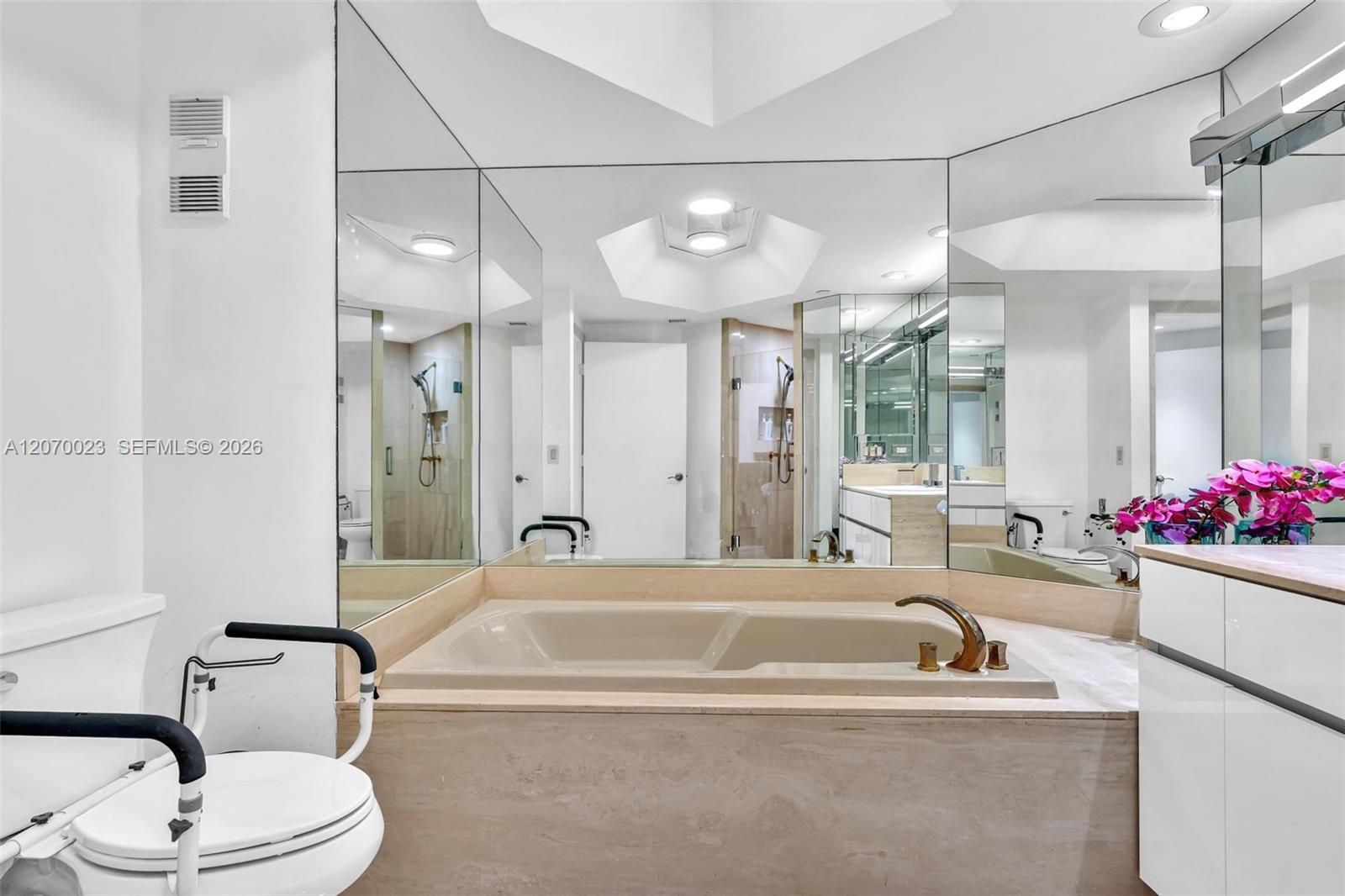 1106 2 / 3 2154 sq. ft. $ 2026-08-12 0 Photo