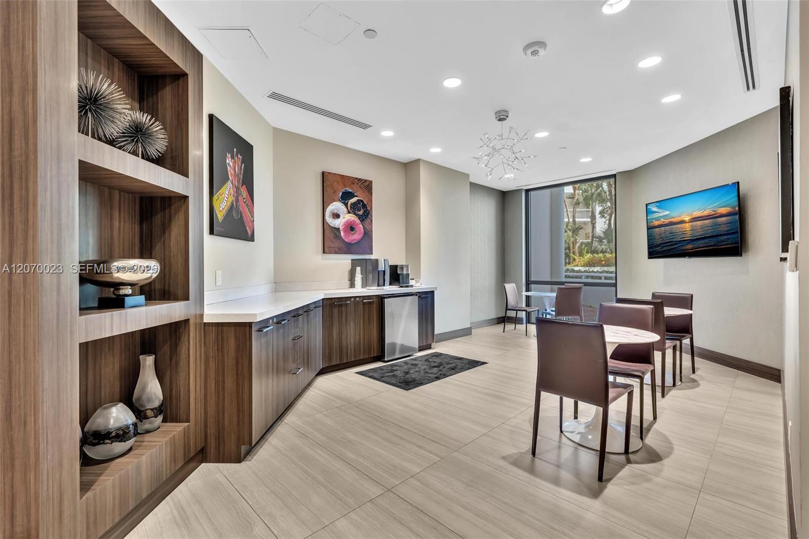 1106 2 / 3 2154 sq. ft. $ 2026-08-12 0 Photo
