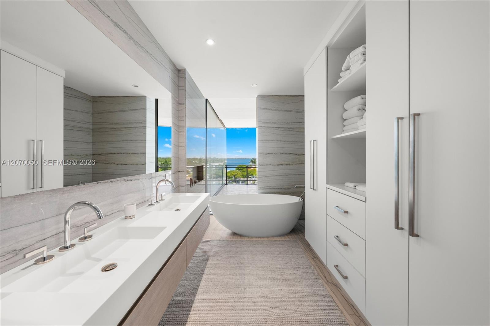 See details 705 2 / 3 1522 sq. ft. $ 2026-08-12 0 Photo