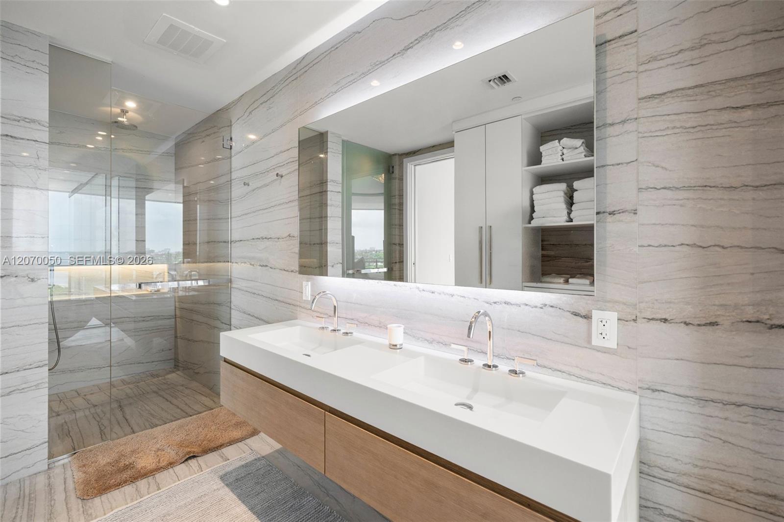 See details 705 2 / 3 1522 sq. ft. $ 2026-08-12 0 Photo