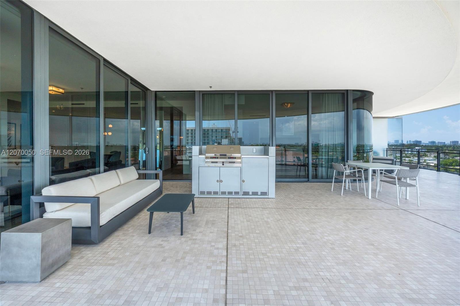See details 705 2 / 3 1522 sq. ft. $ 2026-08-12 0 Photo