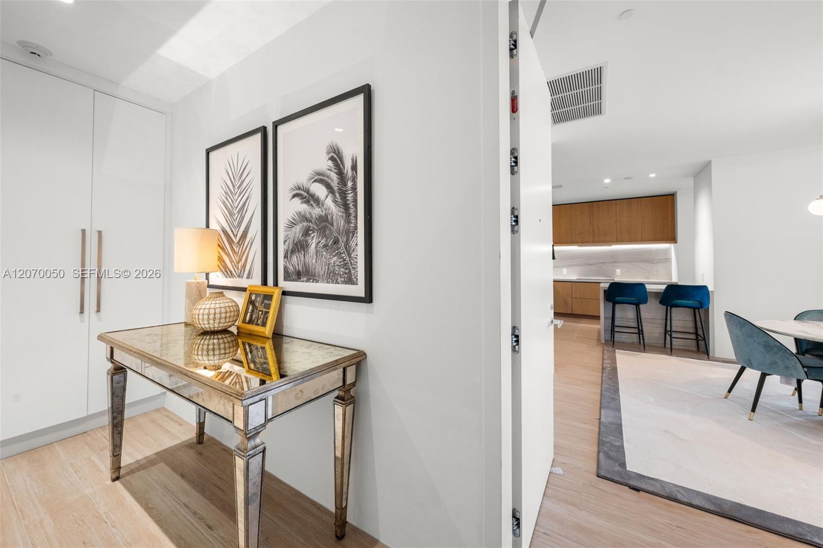 See details 705 2 / 3 1522 sq. ft. $ 2026-08-12 0 Photo