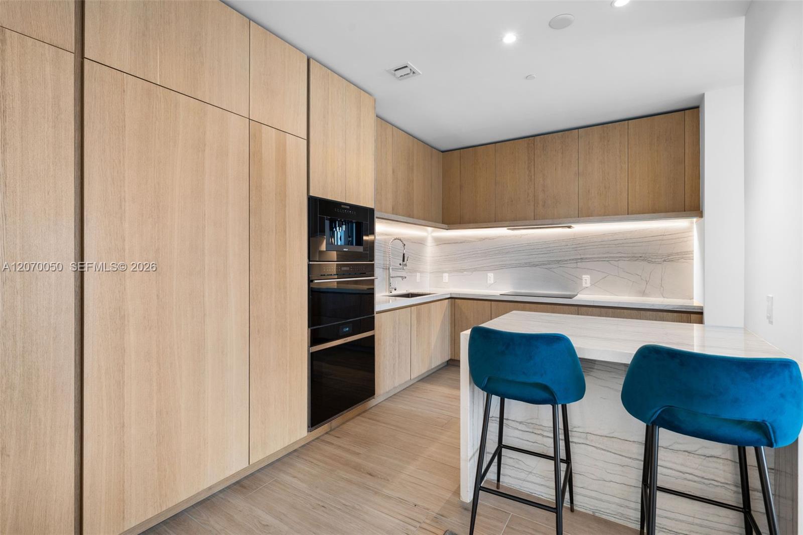 See details 705 2 / 3 1522 sq. ft. $ 2026-08-12 0 Photo