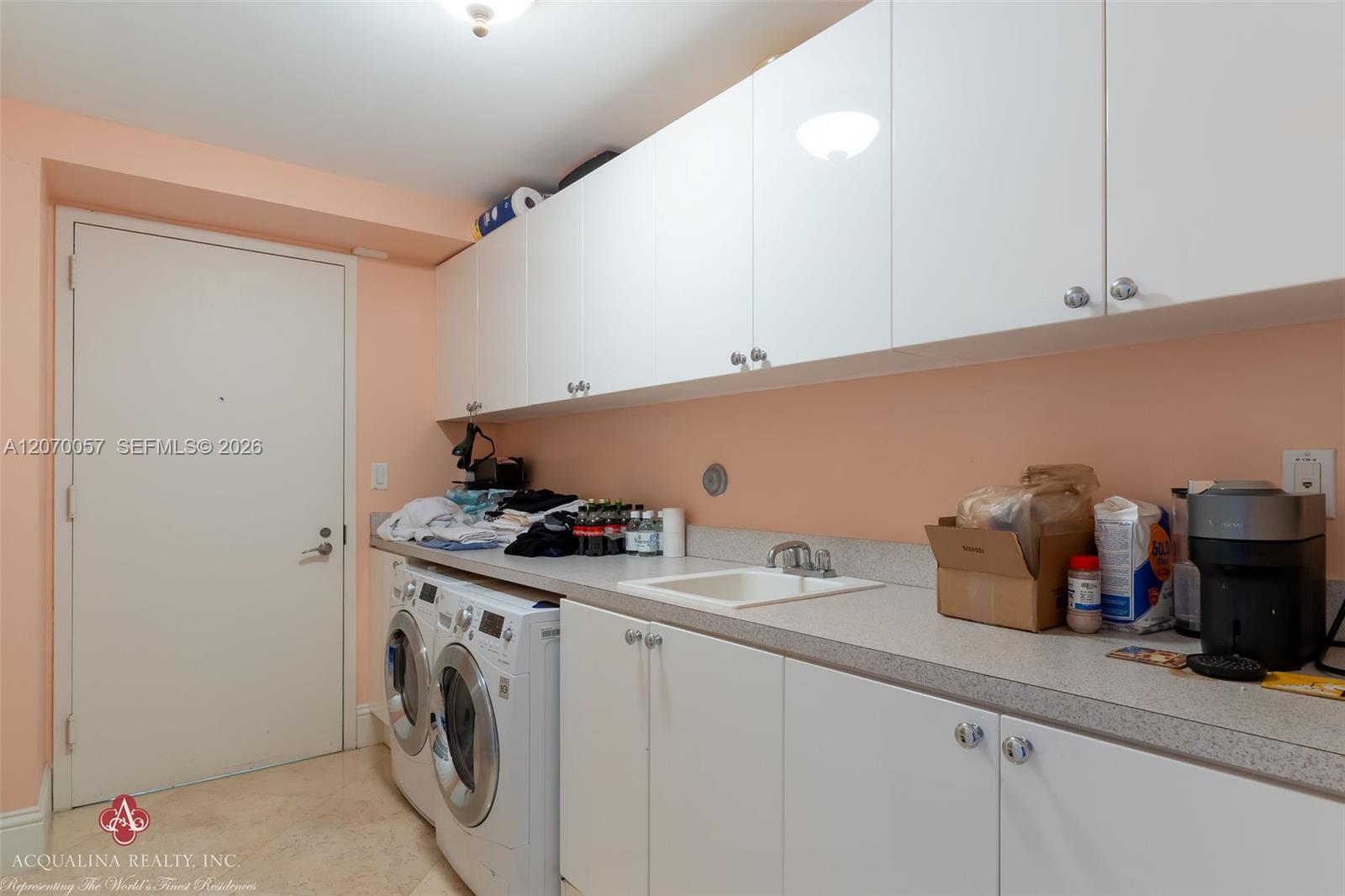 4001 4 / 4 2736 sq. ft. $ 2026-08-12 0 Photo