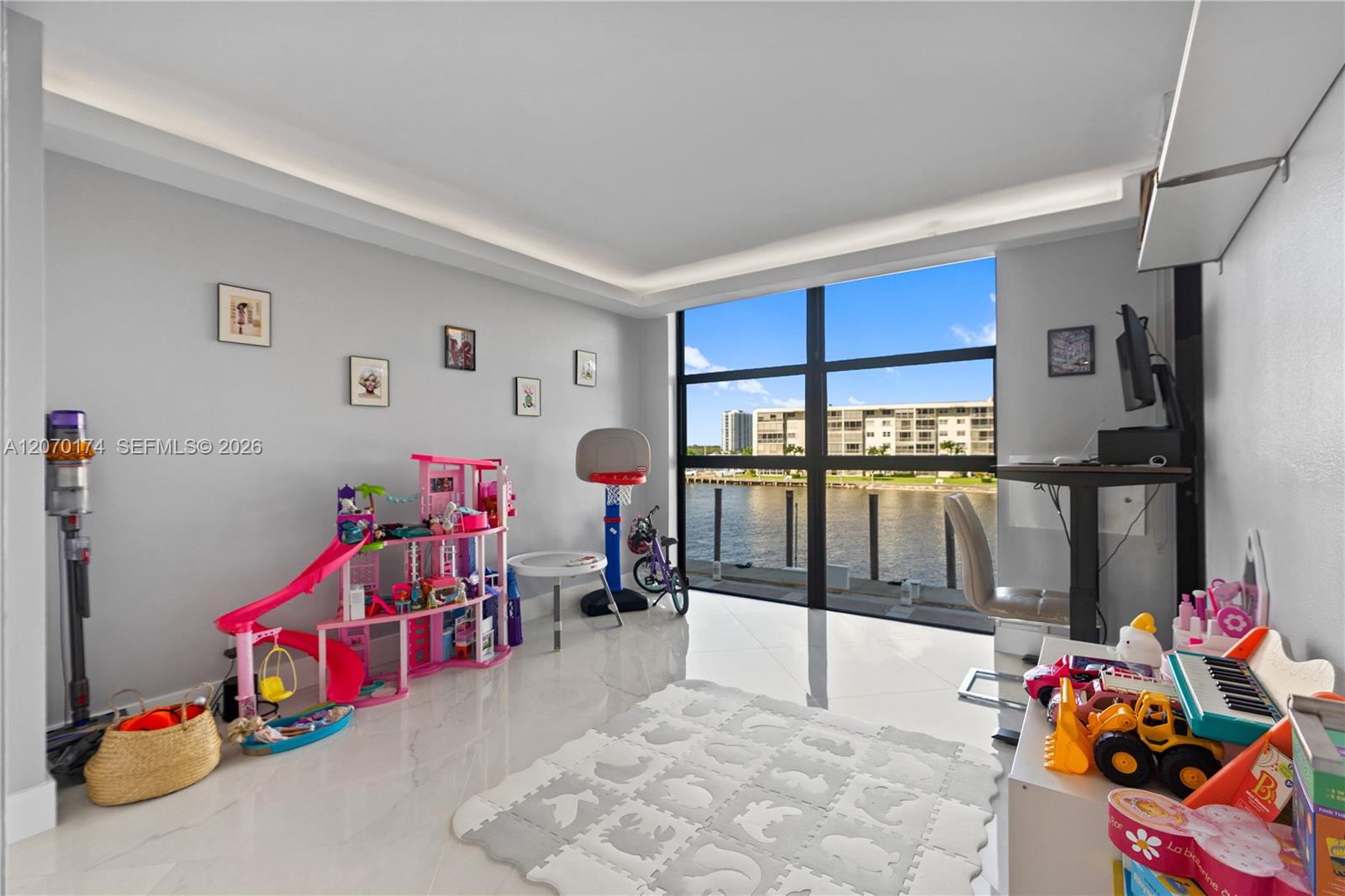 202 3 / 3 1880 sq. ft. $ 2026-08-12 0 Photo