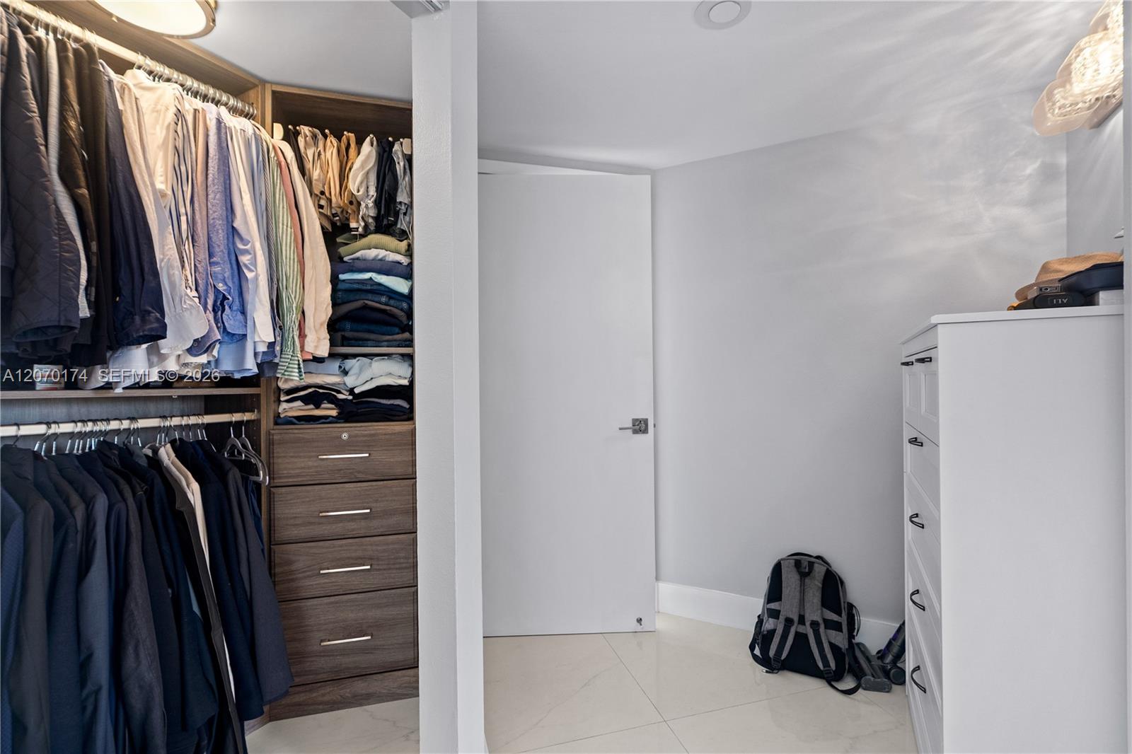 202 3 / 3 1880 sq. ft. $ 2026-08-12 0 Photo