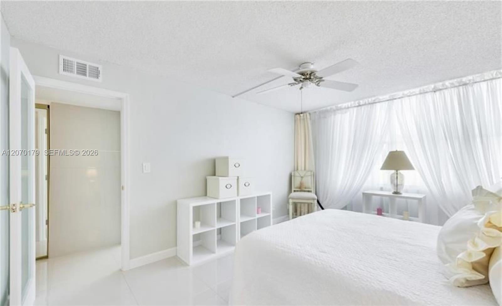 Ver detalles 602B 2 / 2 1132 sq. ft. $ 2026-08-12 0 foto