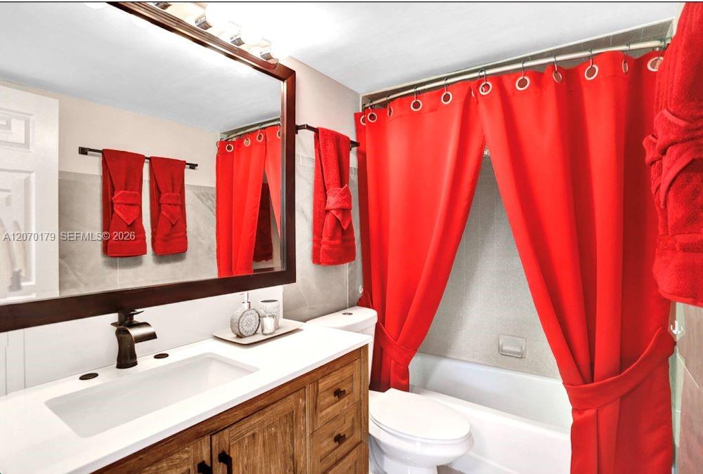 Ver detalles 602B 2 / 2 1132 sq. ft. $ 2026-08-12 0 foto