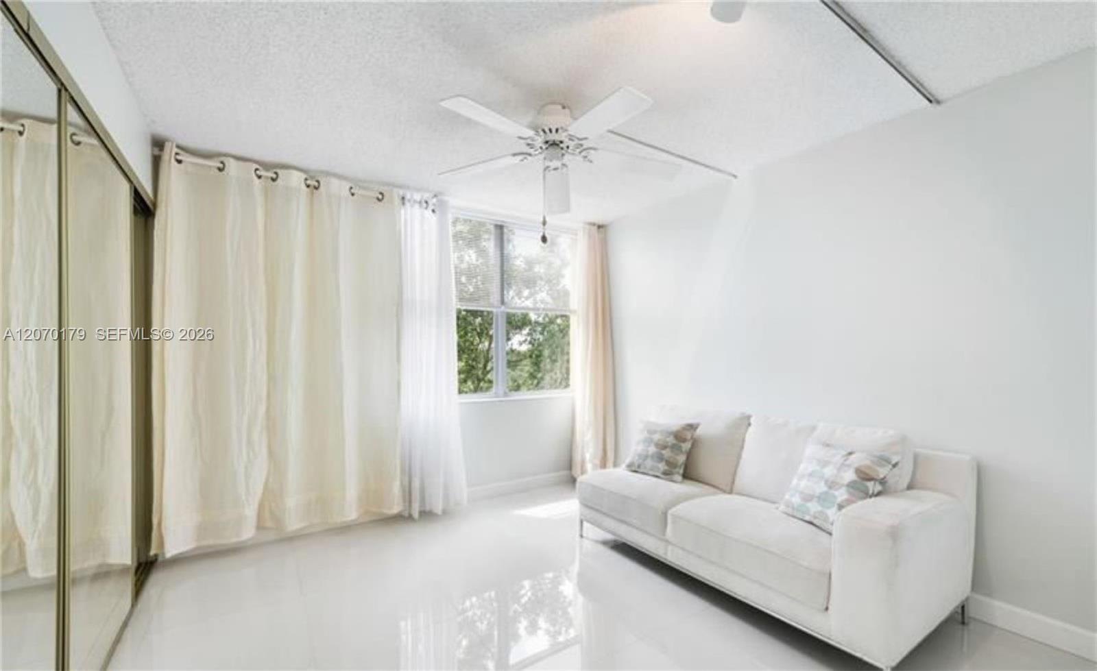 Ver detalles 602B 2 / 2 1132 sq. ft. $ 2026-08-12 0 foto