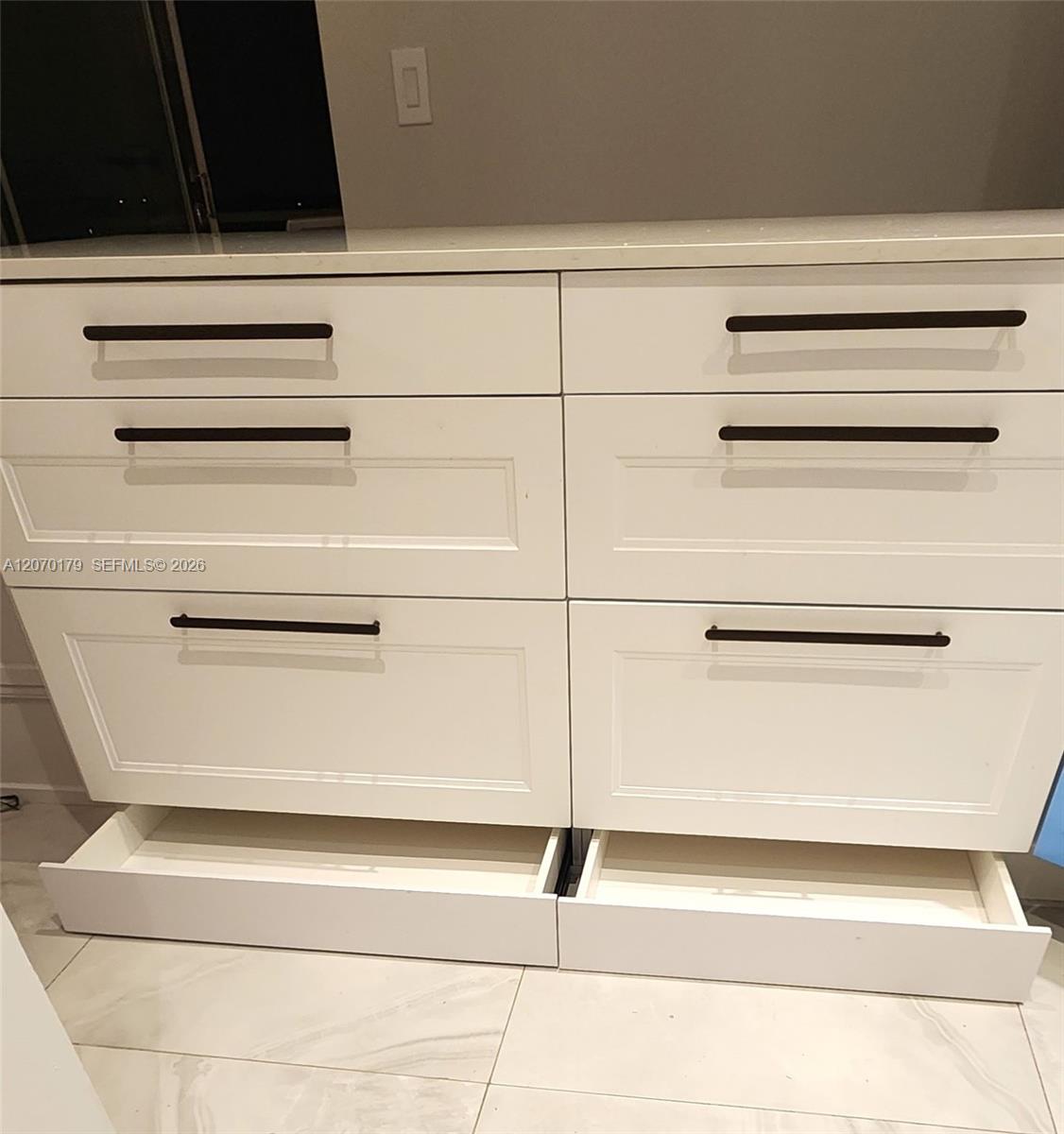 Ver detalles 602B 2 / 2 1132 sq. ft. $ 2026-08-12 0 foto