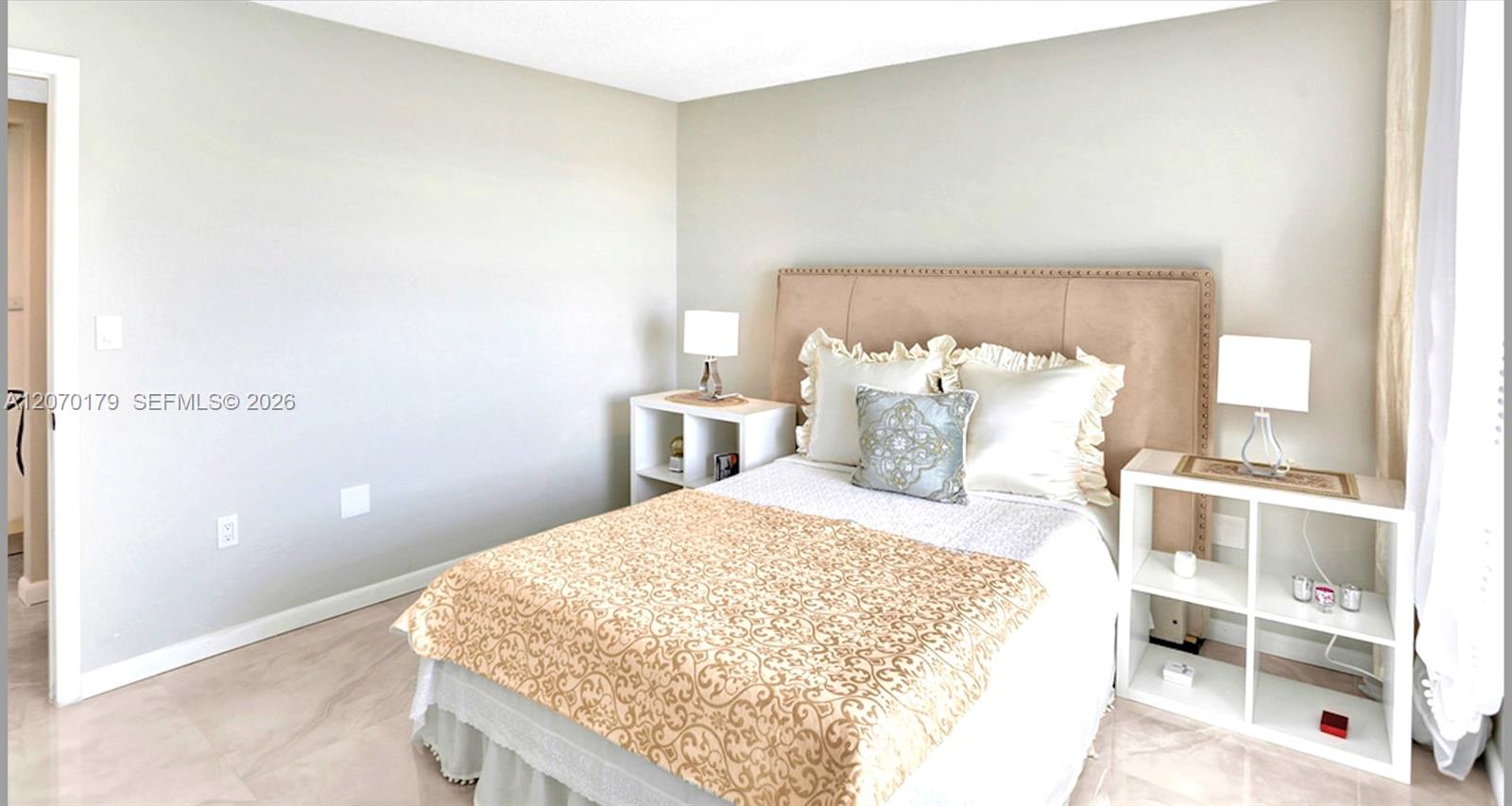 Ver detalles 602B 2 / 2 1132 sq. ft. $ 2026-08-12 0 foto