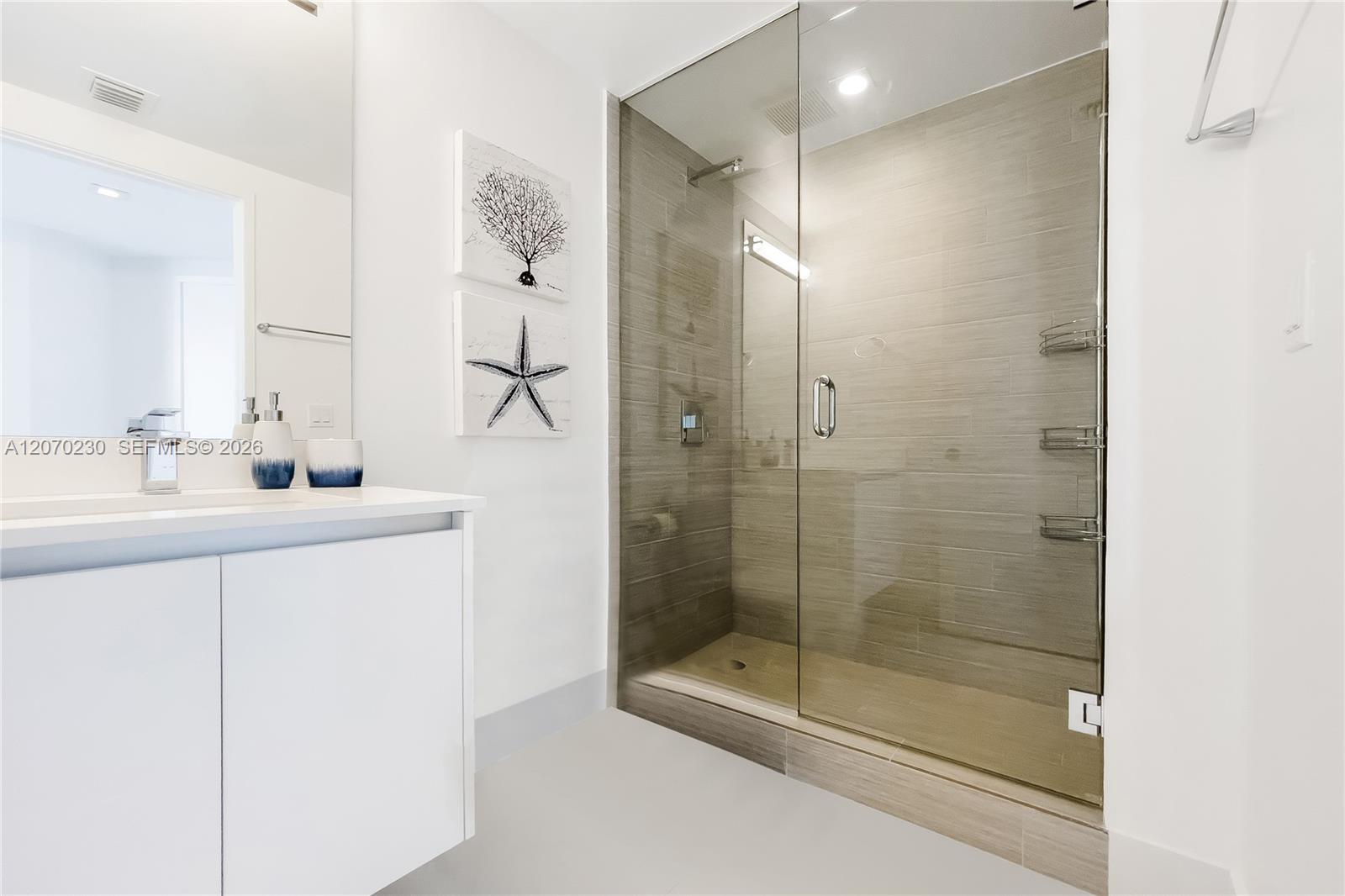 5-1102 3 / 4 1892 sq. ft. $ 2026-08-12 0 foto