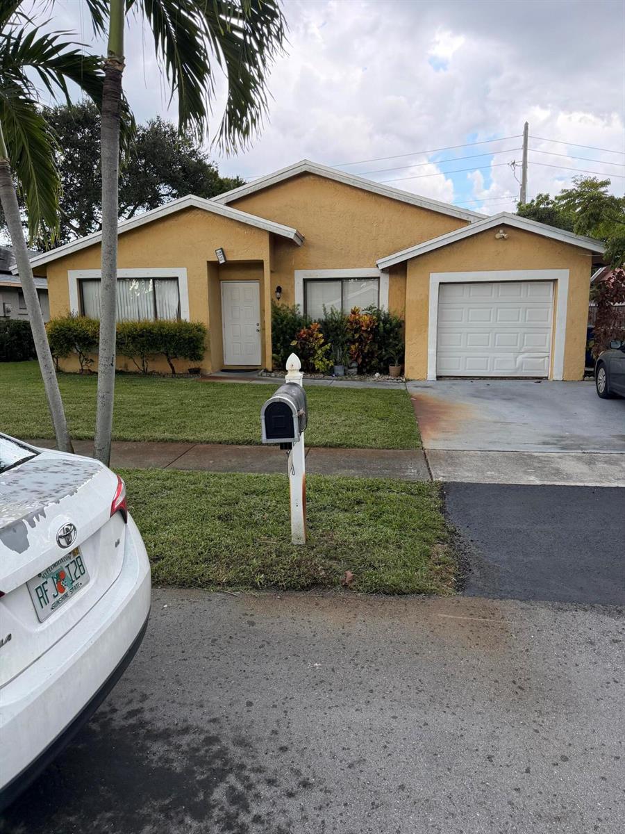9616 3 / 2 1832 sq. ft. $ 2026-10-22 0 foto