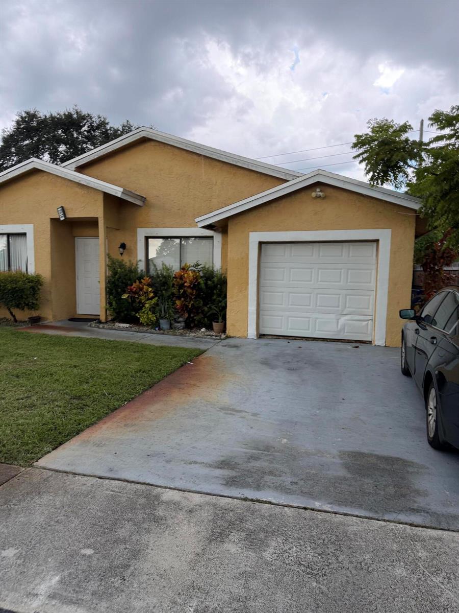 9616 3 / 2 1832 sq. ft. $ 2026-10-22 0 foto