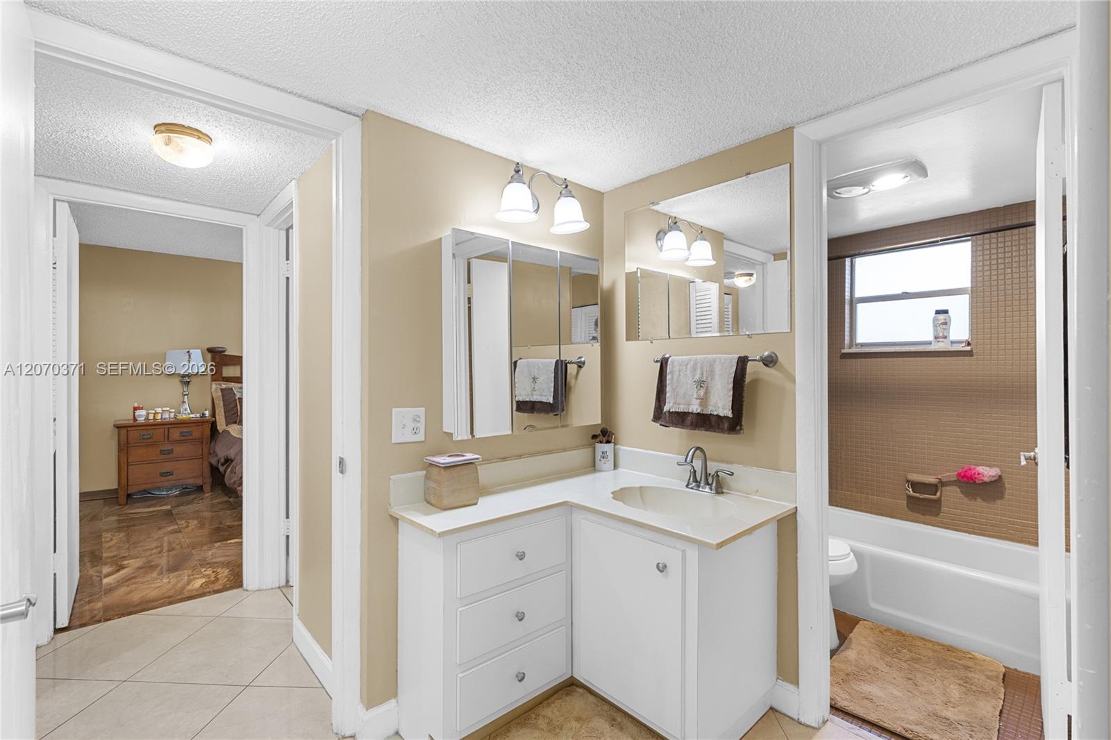 See details 6-105 2 / 2 958 sq. ft. $ 2026-08-13 0 Photo