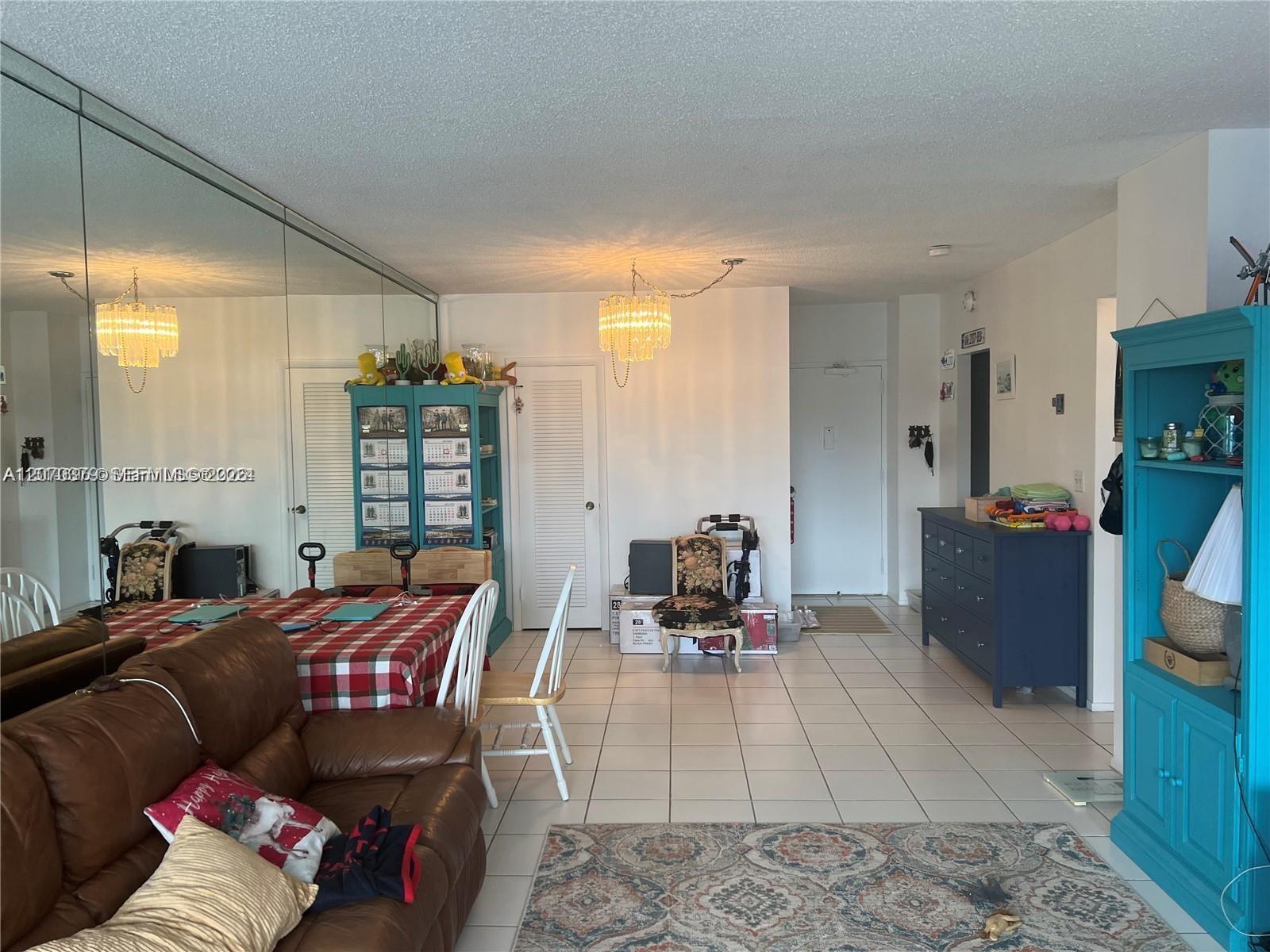 See details 12C 1 / 1 798 sq. ft. $ 2026-08-13 0 Photo