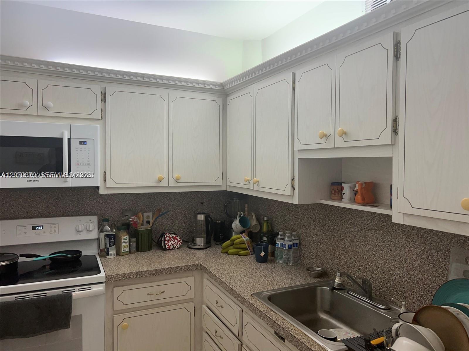 See details 12C 1 / 1 798 sq. ft. $ 2026-08-13 0 Photo